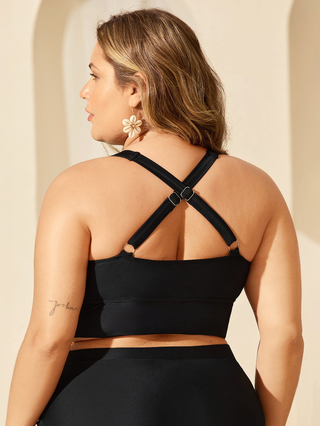Knotted Keyhole Crossstraps Bikini Top