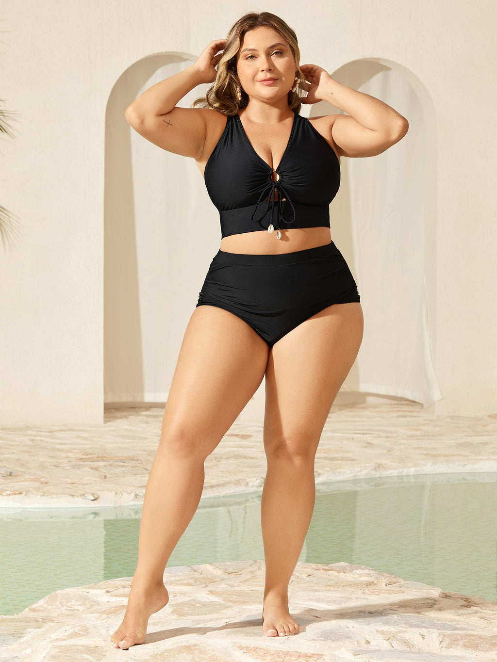 Knotted Keyhole Crossstraps Bikini Top