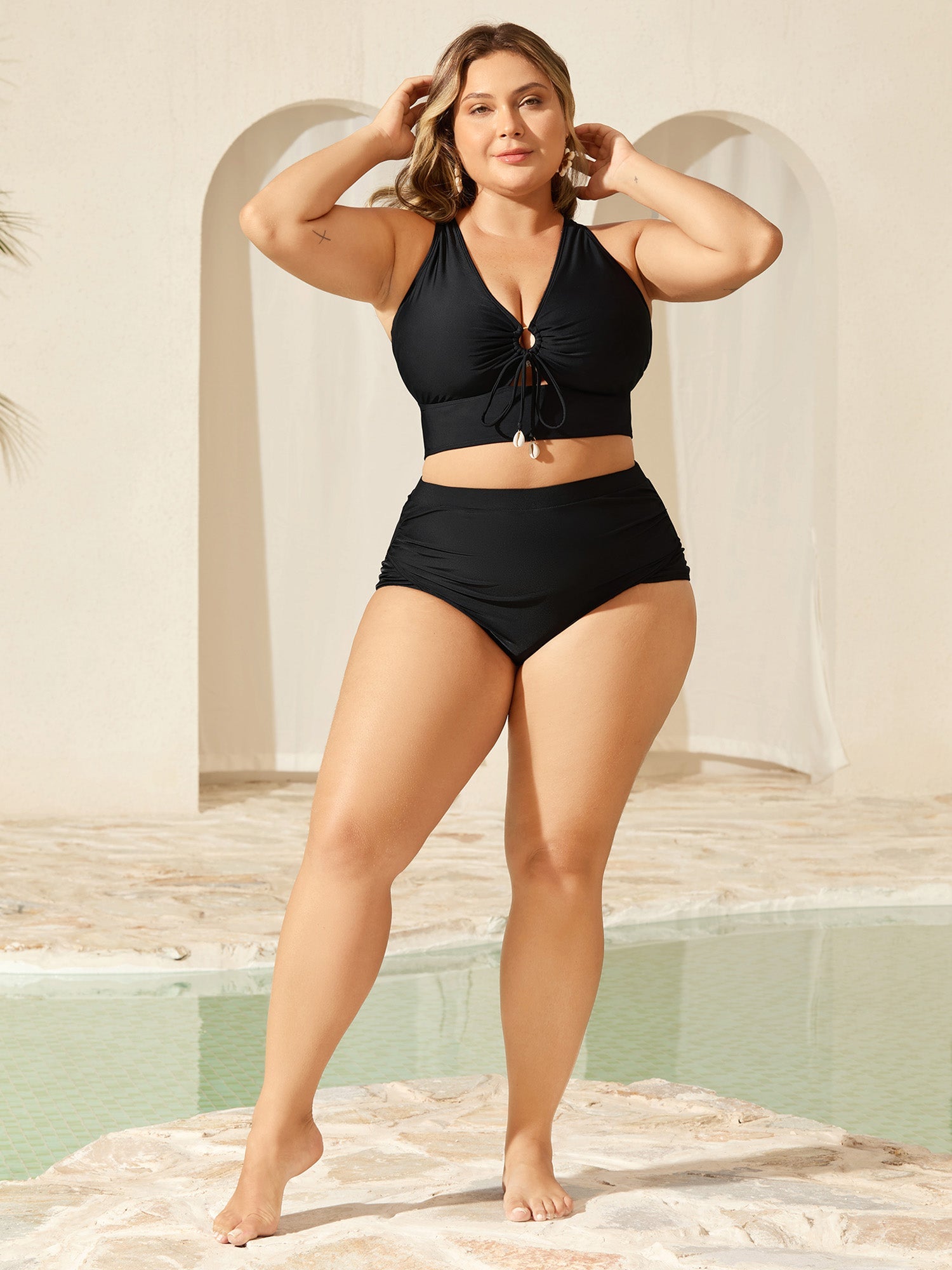 Knotted Keyhole Crossstraps Bikini Top