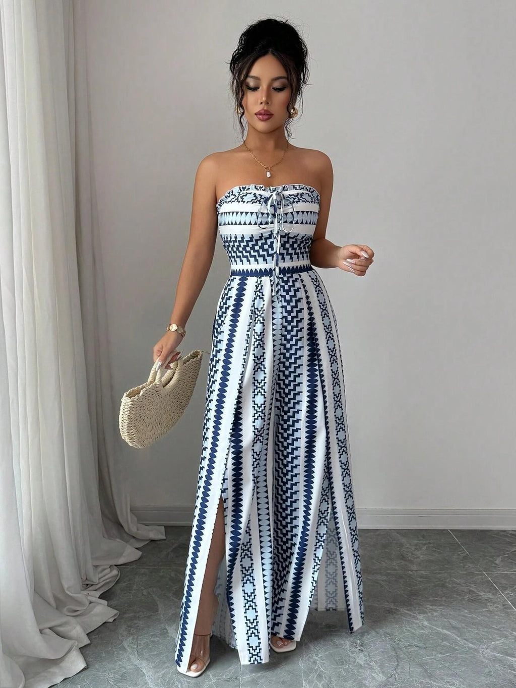 👗💙 Geometric Jumpsuit with Halter Neckline & Side Slit – 50% OFF! Perfect for Beach, Office & Evening. 🔥✨