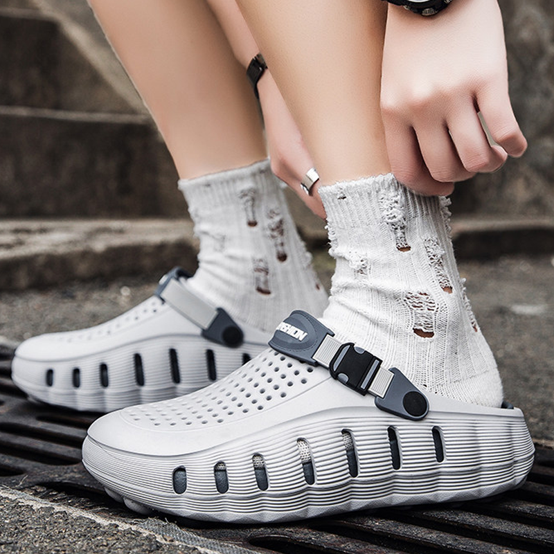 ✨ Men’s Cushioned Clogs – Ultra-Soft, Anti-Slip, Adjustable Strap 🌿