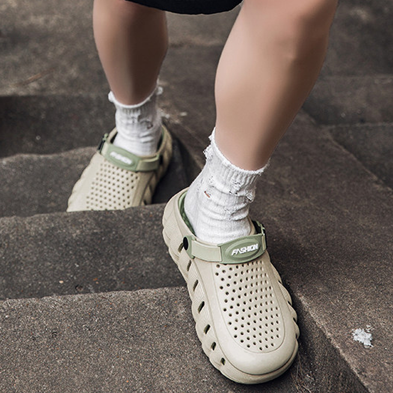 ✨ Men’s Cushioned Clogs – Ultra-Soft, Anti-Slip, Adjustable Strap 🌿